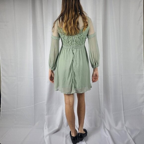 Xhiliration Floral Green Embroidered Boho Lace Long Sleeve Mini Dress - Picture 4 of 4